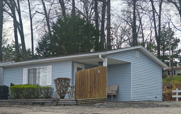 Exterior - Charming Lake Cottage 8 at Teal Point Resort with Dazzling Views of Lake Norfork (Mountain Home)