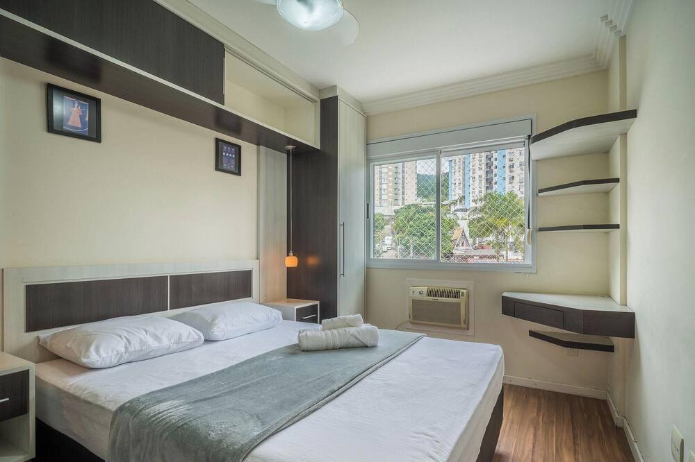Sophisticated Apartments Just Minutes From Lagoa da Conceicao and Praia Mole Elts