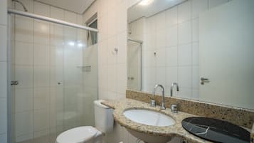 Basic Apartment | Bathroom