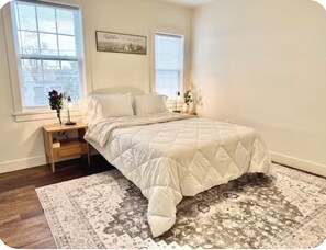 2 bedrooms, iron/ironing board, WiFi, bed sheets - Old Town Rodney Suite -Walk toDowntown Lititz Shops &Dining (Lititz)