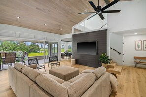 Smart TV - Fresh & Modern 4-bedroom house ~ North Shore Kauai (Princeville)