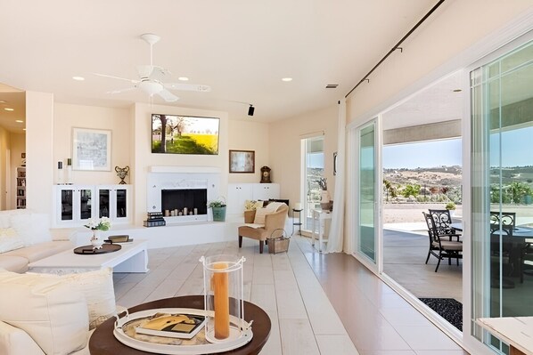 Unclassified image, 1 of 21, button