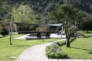 Property grounds - Refuge with Private Pool and Garden View - Quinta Fronteira (Bensafrim)