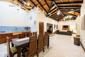 Dining - PuraVida lifestyle at Casa Caoba, Guanacaste, Costa Rica (Provincia de Guanacaste)