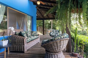 Terrace/patio - Spacious house with large pool and barbecue area near São Paulo. (Carapicuíba)