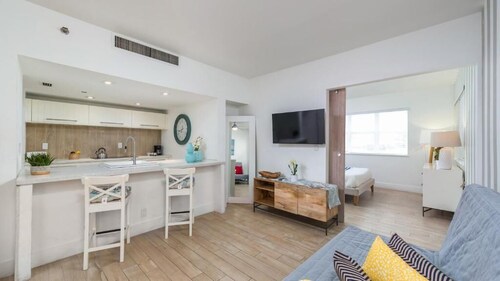 Sobe Lux Suites on Ocean