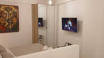 4 bedrooms, WiFi, bed sheets