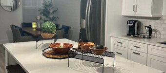 Beach Bliss Steps from JAX SHORE- 3 Bed/7 Sleep/1.5 bath