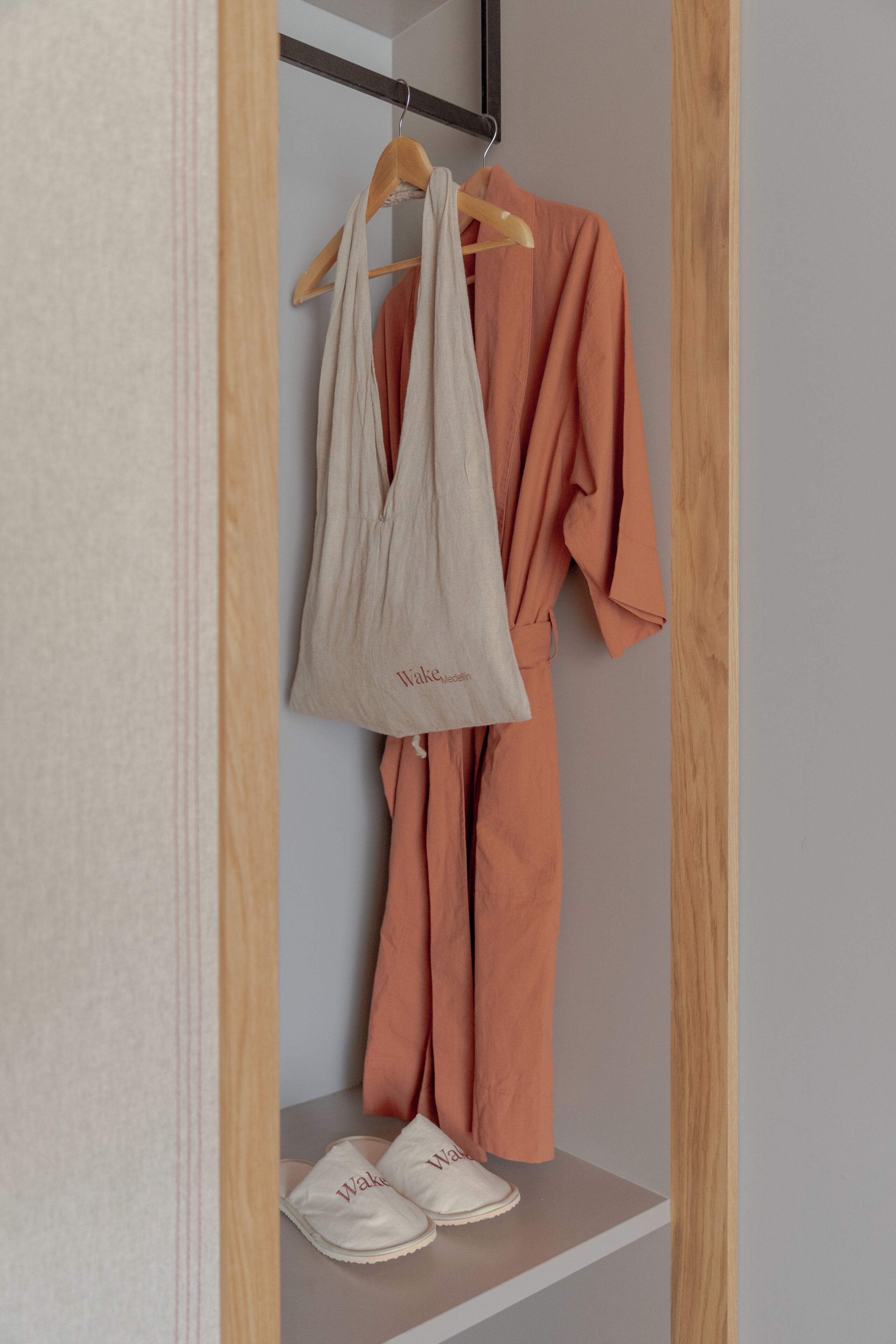 خزانة ملابس