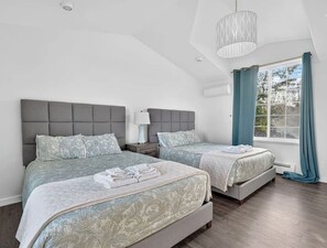 9 habitaciones, caja de seguridad en la habitación y escritorio 