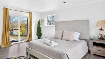 9 bedrooms, iron/ironing board, WiFi, bed sheets