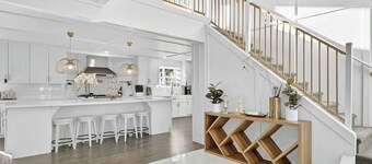 Serene 9-Bedroom Orchard Villa w/2 Pickleball Courts, Events, Large Groups