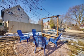 Property grounds - Walk to Kinnickinnic Ave! Newly Updated Abode (Milwaukee)