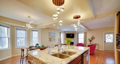 Walk to Kinnickinnic Ave! Newly Updated Abode