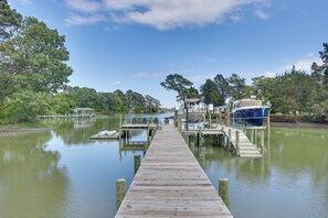 Marina - Pool & Dock Access! Bohannon Cottage on the Bay (Bohannon)