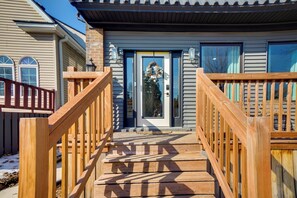 Exterior detail - Heart of Bay View Neighborhood! Modern Retreat (Milwaukee)