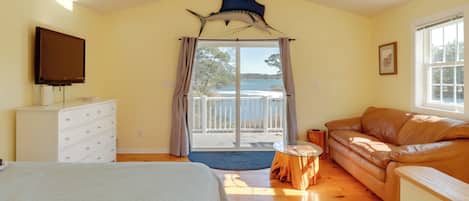 1 chambre, bureau, fer et planche à repasser, accès Internet