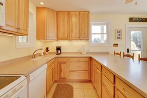 Refrigerador, microondas, parrilla de estufa y lavavajillas 