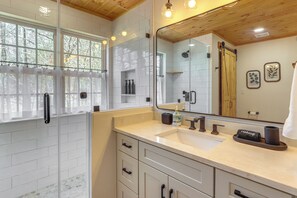 Hair dryer, towels - Riverfront, Hot Tub! Coosawattee River Resort Home (Ellijay)