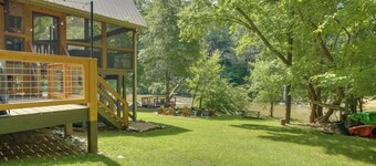 Riverfront, Hot Tub! Coosawattee River Resort Home