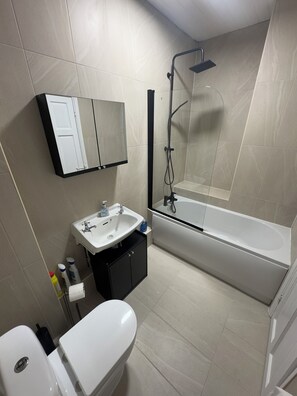 Toallas y papel de baño 