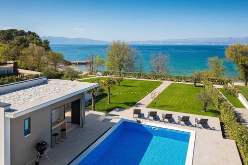 Villa C Malinska – Luxury paradise by the sea with a private pool