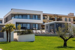 Exterior - Villa C Malinska – Luxury paradise by the sea with a private pool (Malinska (Krk))