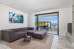 TV - Villa Rova – Luxury  Apartment with private pool and sea view (Malinska (Krk))