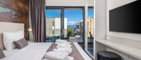 2 bedrooms, iron/ironing board, WiFi (free), bed sheets