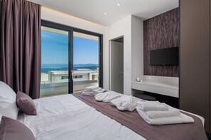 2 bedrooms, iron/ironing board, free WiFi, bed sheets - Villa Rova – Deluxe apartment with balcony and beautiful sea view (Malinska (Krk))