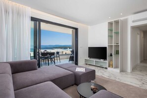 TV - Villa Rova – Deluxe apartment with balcony and beautiful sea view (Malinska (Krk))
