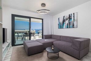 TV - Villa Rova – Apartment with balcony and beautiful sea view (Malinska (Krk))