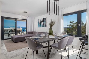 Dining - Villa Rova – Apartment with balcony and beautiful sea view (Malinska (Krk))
