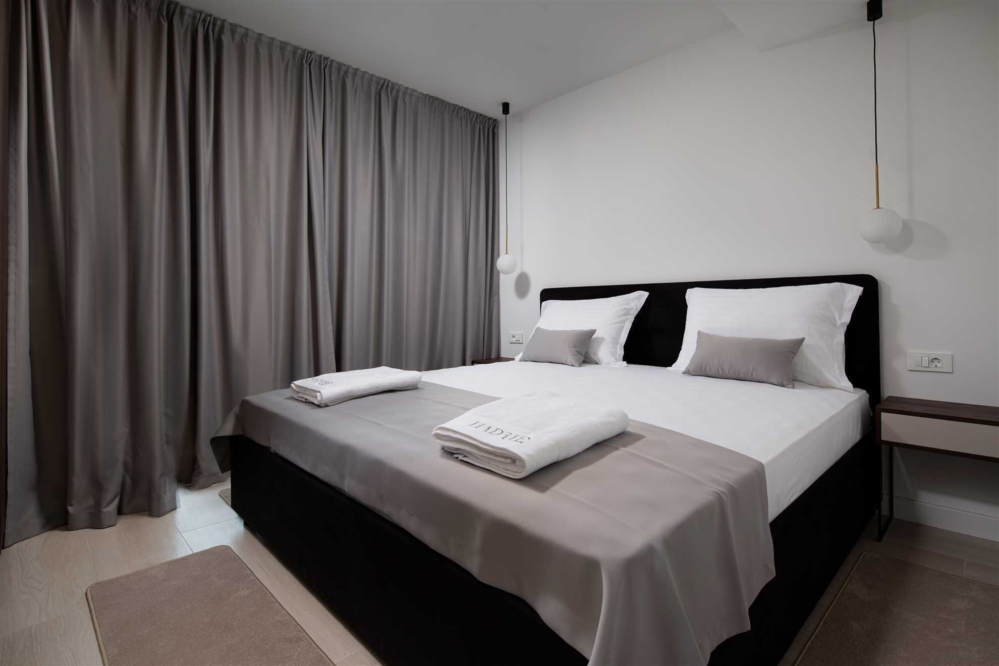 Ferros/tábuas de passar roupa, Wi-Fi de cortesia, roupa de cama