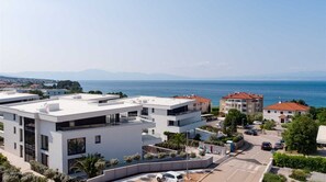 Exterior - Villas Azimut - Luxury apartment with private Jacuzzi and sea view (Malinska (Krk))