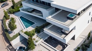 Exterior - Villas Azimut - Penthouse Apartment: Luxury with private Jacuzzi and sea view (Malinska (Krk))