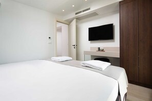 3 slaapkamers, een strijkplank/strijkijzer, gratis wifi, beddengoed