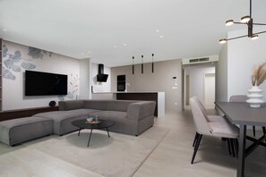 TV - Villas Azimut - Superior apartment with private Jacuzzi and sea view (Malinska (Krk))