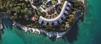 Hadrie Luxury Villas - Luxury paradise by the sea with a private pool & wellness center