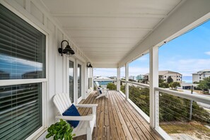 Terrace/patio - Luxury Gulf View Retreat on 30A, Steps to Sand, Sleeps 15, Pool, Golf Cart, Pets (Santa Rosa Beach)