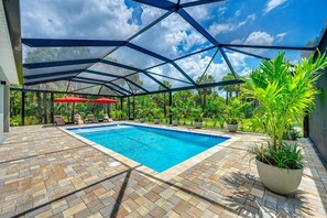Pool - Outdoor Oasis: Upscale Hideaway in Naples! (Naples)
