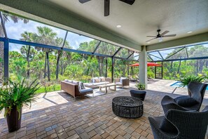 Terrace/patio - Outdoor Oasis: Upscale Hideaway in Naples! (Naples)