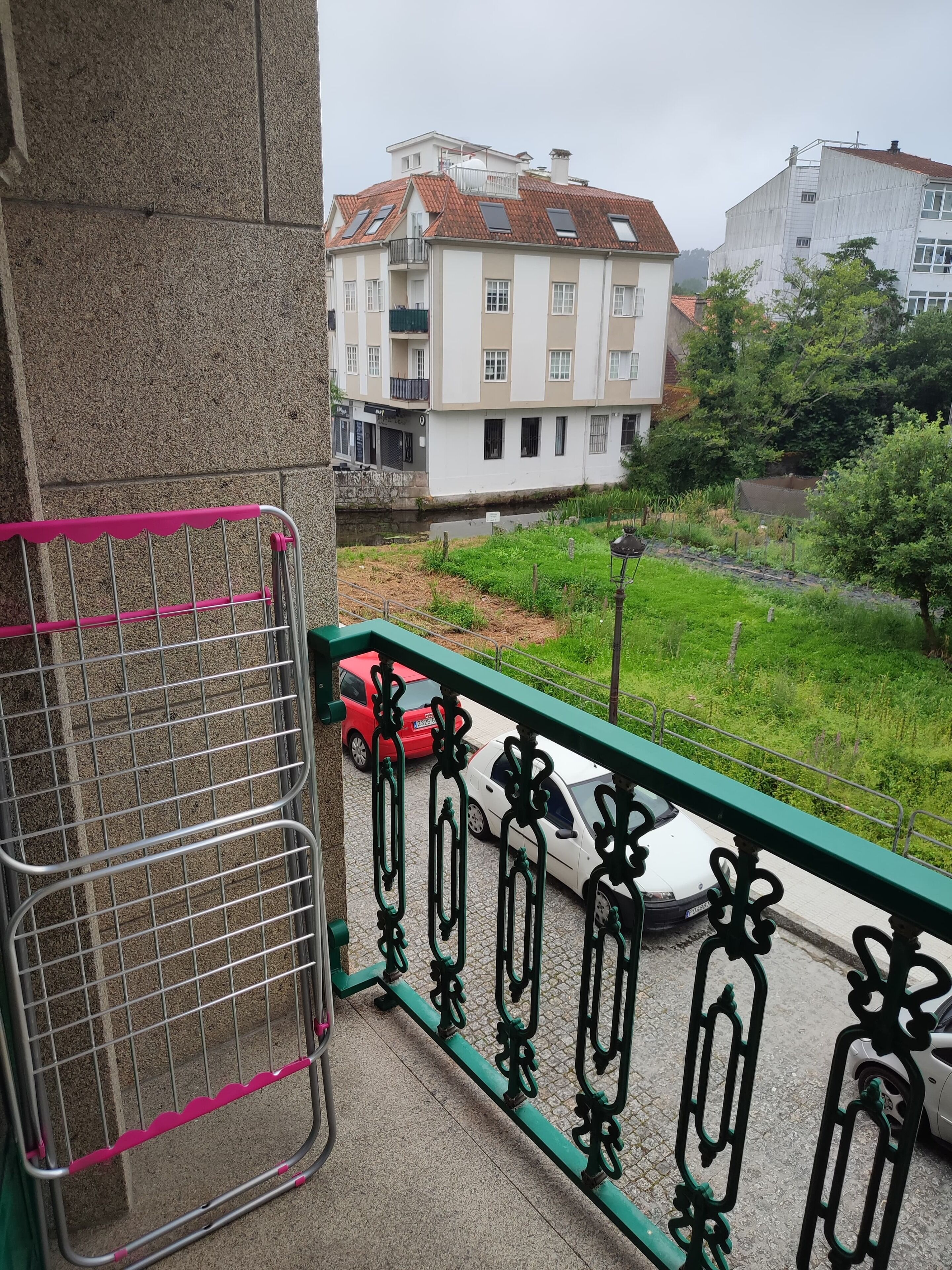 المنطقة المحيطة بالمنشأة