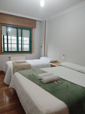 Room, Multiple Beds