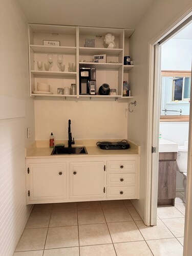 Cozy 1-bedroom 2 bed studio Lancaster