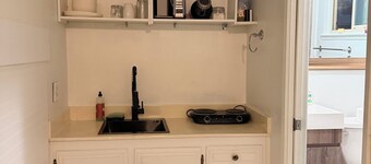 Cozy 1-bedroom 2 bed studio Lancaster