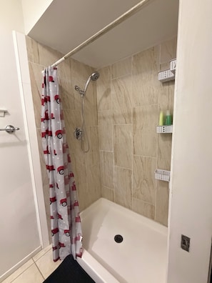 Toallas y papel de baño