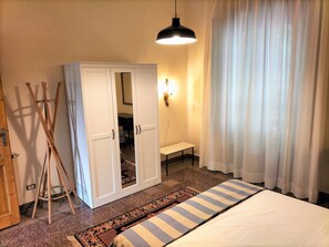 2 bedrooms, iron/ironing board, WiFi, bed sheets - Giannotti Vintage Apartment With Two Bedrooms (Firenze)