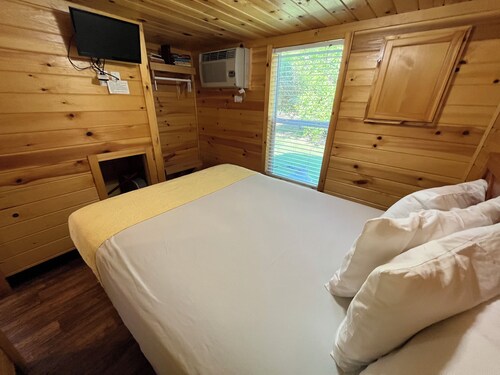 Canterbury Cabin DK1