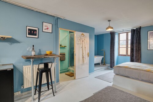 Suite Privée, Bain, Kitchenette, en Champagne.